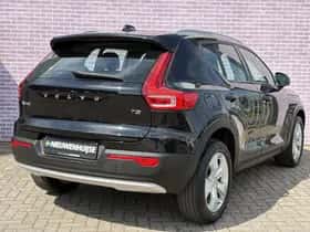 Volvo XC40 thumbnail 3