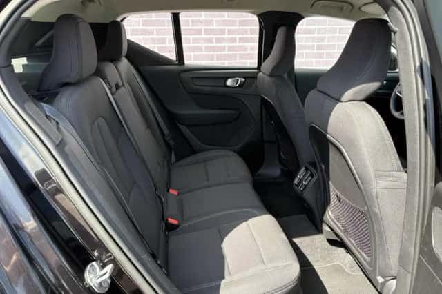 Volvo XC40 (2022) thumbnail 4