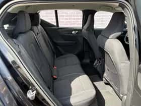Volvo XC40 thumbnail 4