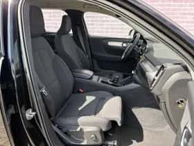Volvo XC40 thumbnail 5
