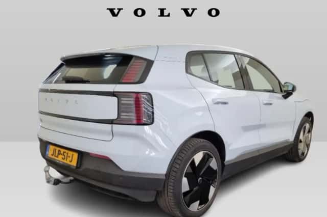 Volvo EX30 (2025) thumbnail 3