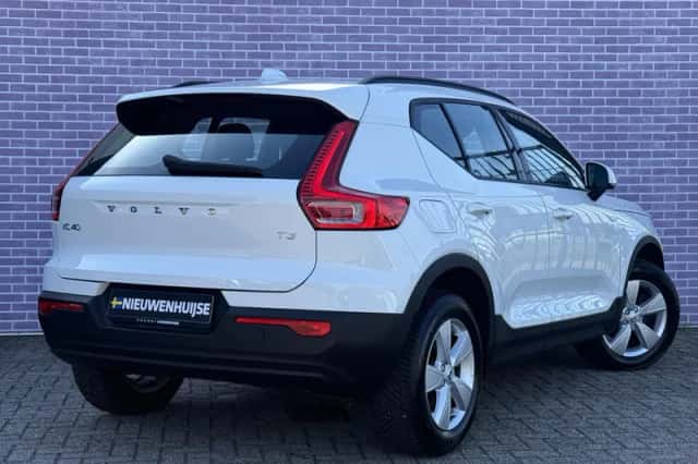 Volvo XC40 (2020) thumbnail 3