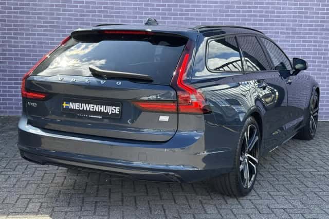 Volvo V90 (2023) thumbnail 3