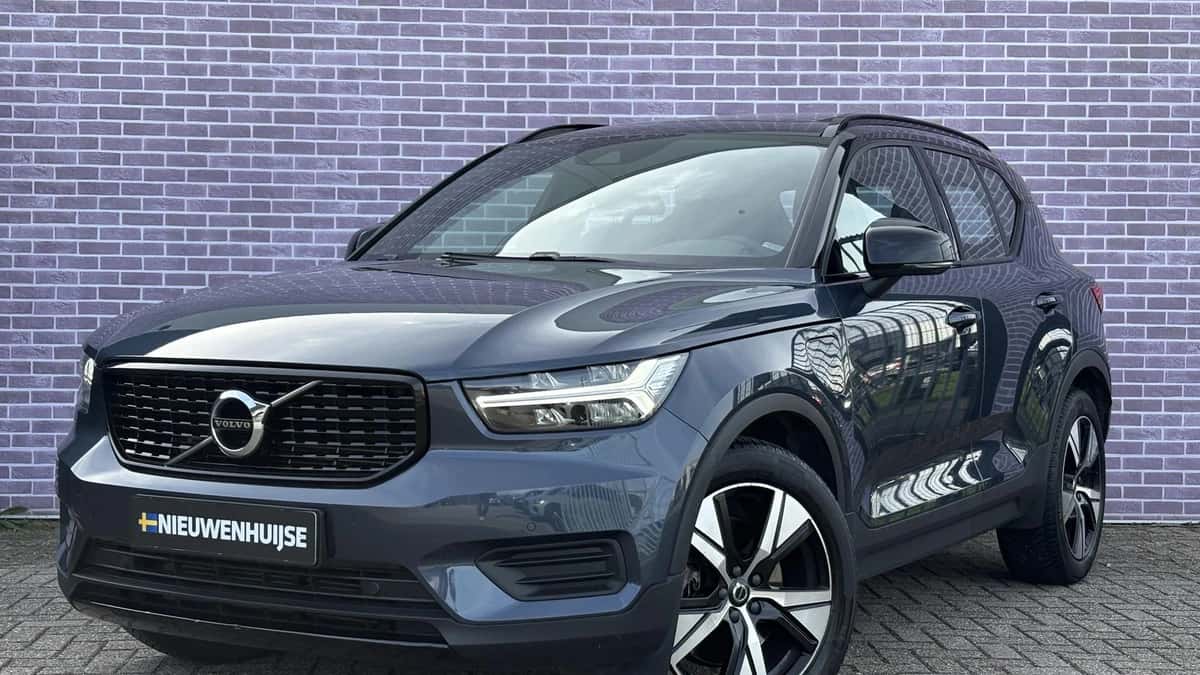 Volvo XC40 — foto 1
