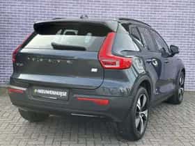Volvo XC40 thumbnail 3