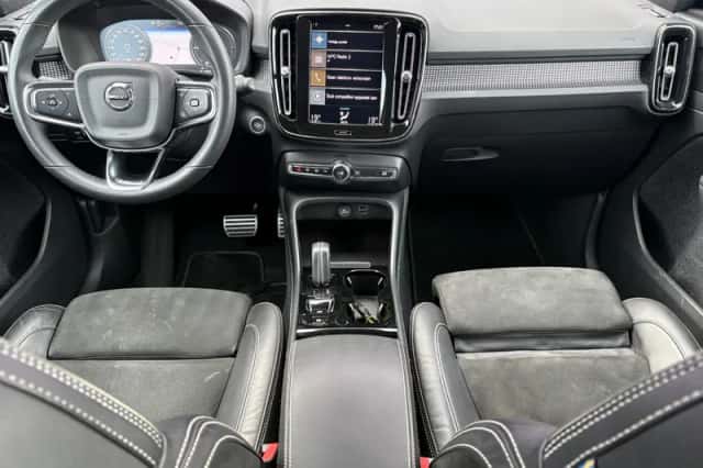 Volvo XC40 (2022) thumbnail 4