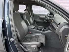 Volvo XC40 thumbnail 5