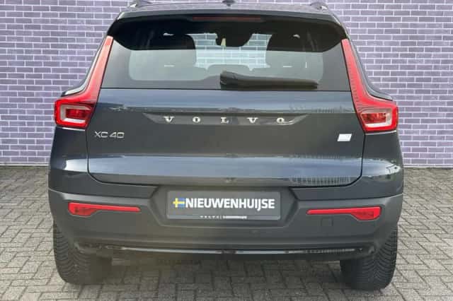 Volvo XC40 (2022) thumbnail 7