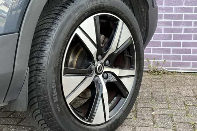 Volvo XC40 (2022) thumbnail 8