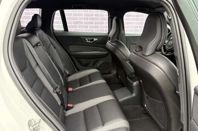 Volvo V60 (2024) thumbnail 5