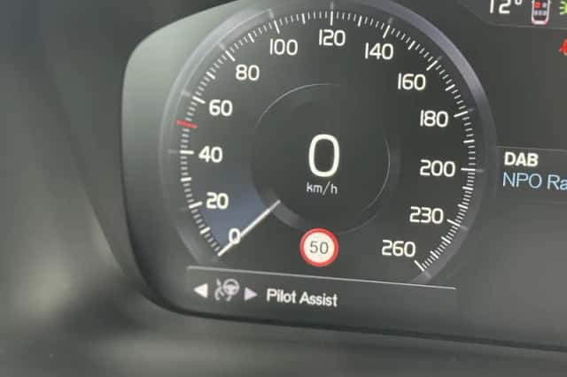 Volvo XC40 (2022) thumbnail 11
