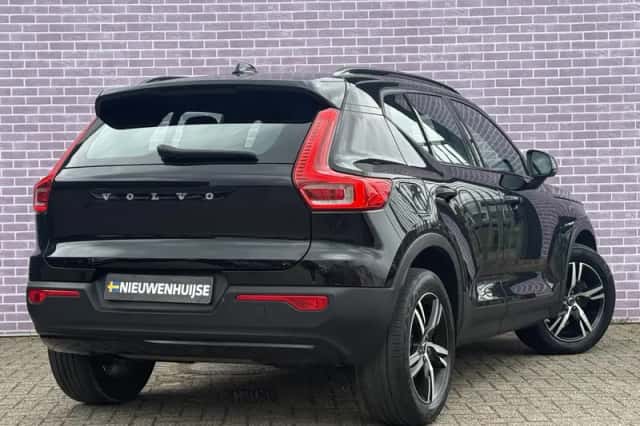 Volvo XC40 (2022) thumbnail 3