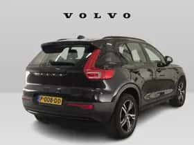 Volvo XC40 thumbnail 3