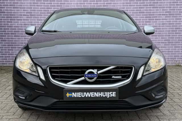 Volvo V60 (2013) thumbnail 13