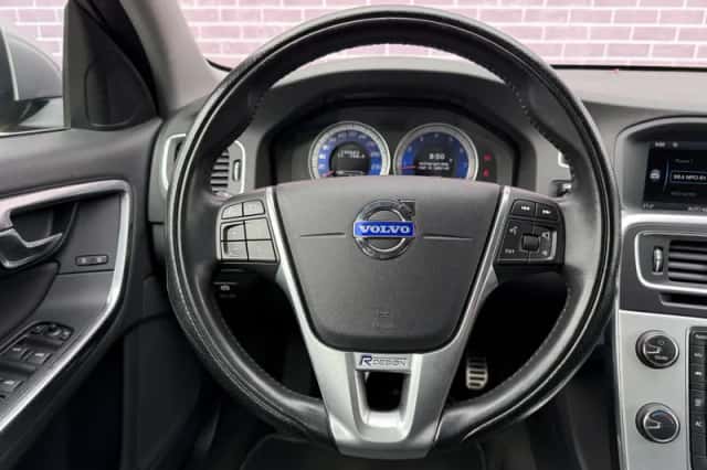 Volvo V60 (2013) thumbnail 15