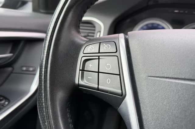 Volvo V60 (2013) thumbnail 19