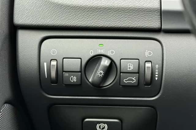 Volvo V60 (2013) thumbnail 23