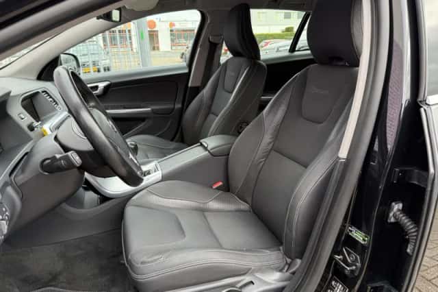 Volvo V60 (2013) thumbnail 6