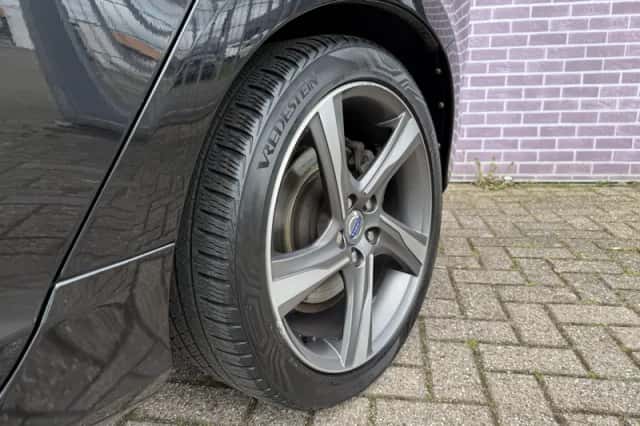Volvo V60 (2013) thumbnail 8