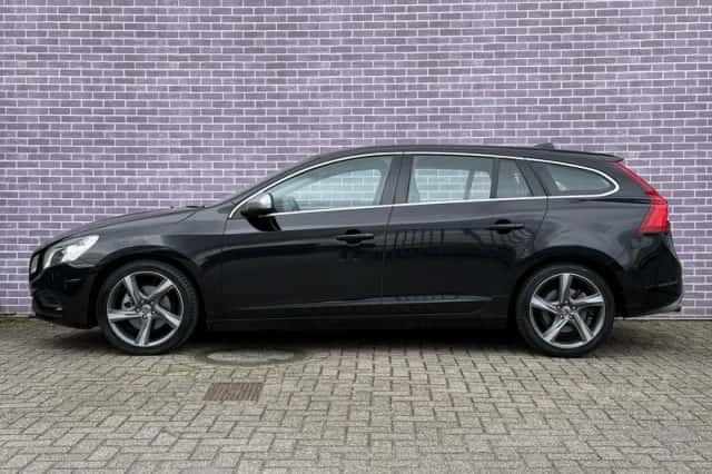 Volvo V60 (2013) thumbnail 9