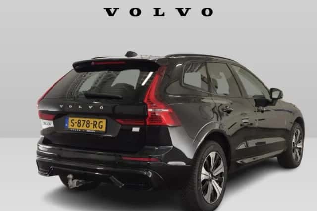 Volvo XC60 (2023) thumbnail 3