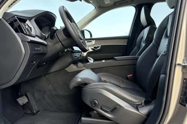 Volvo XC90 (2026) thumbnail 4