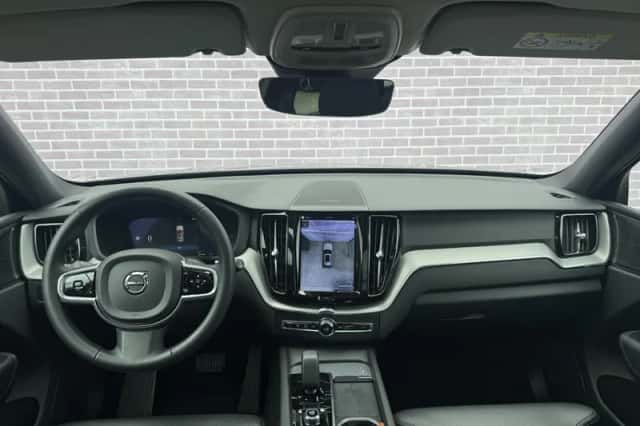 Volvo XC60 (2022) thumbnail 4