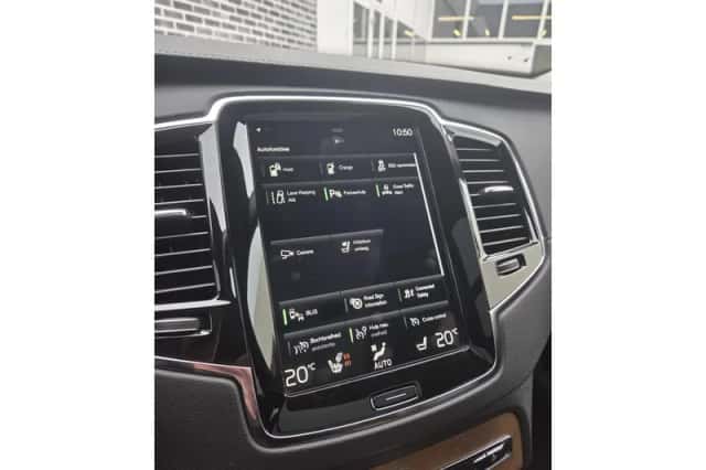 Volvo XC90 (2021) thumbnail 17