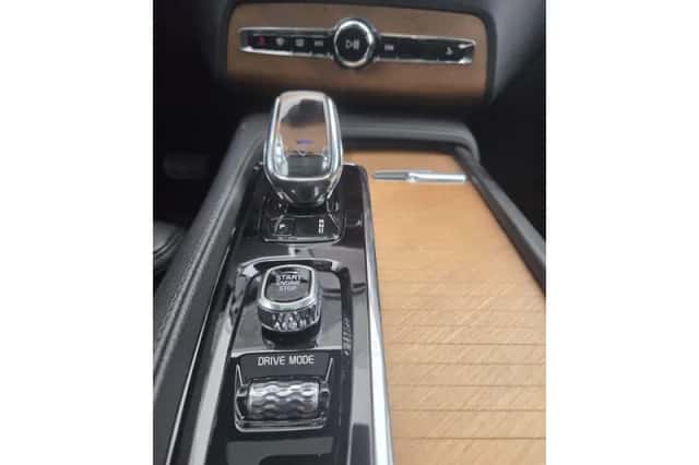 Volvo XC90 (2021) thumbnail 9