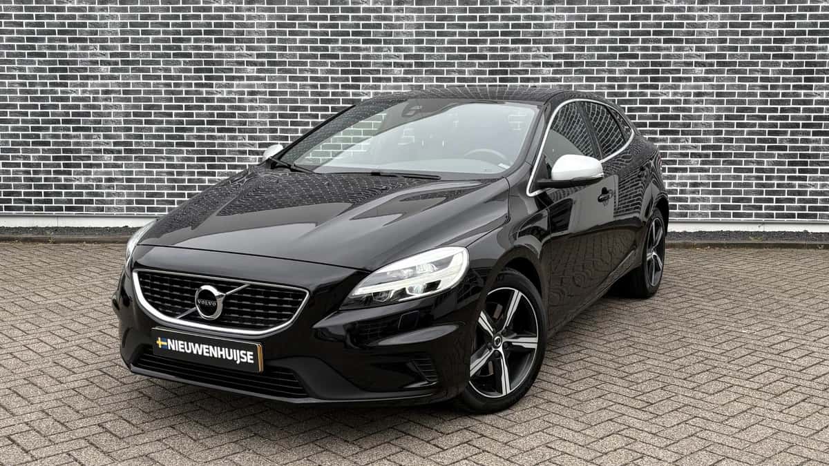 Volvo V40 — foto 1