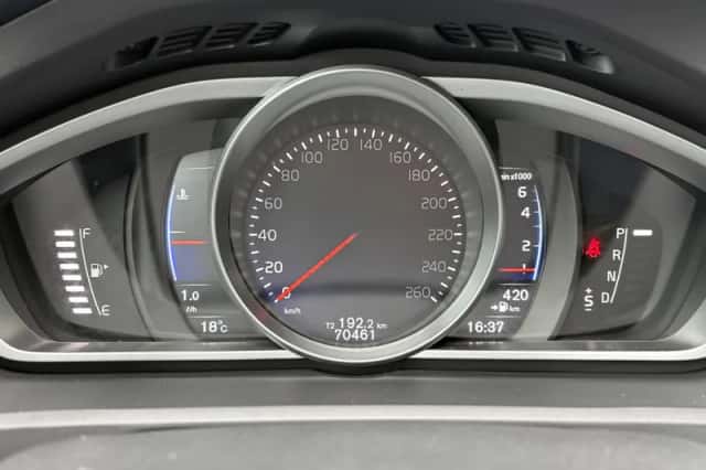 Volvo V40 (2017) thumbnail 14