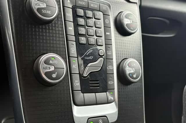 Volvo V40 (2017) thumbnail 21