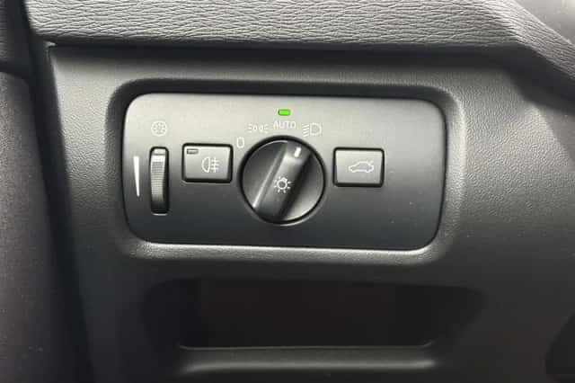 Volvo V40 (2017) thumbnail 23