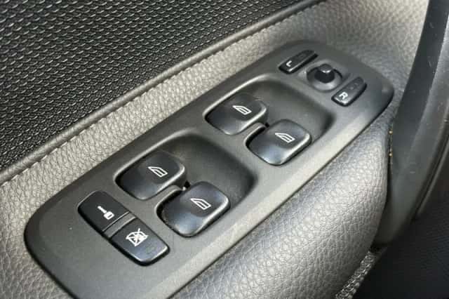 Volvo S60 (2005) thumbnail 16