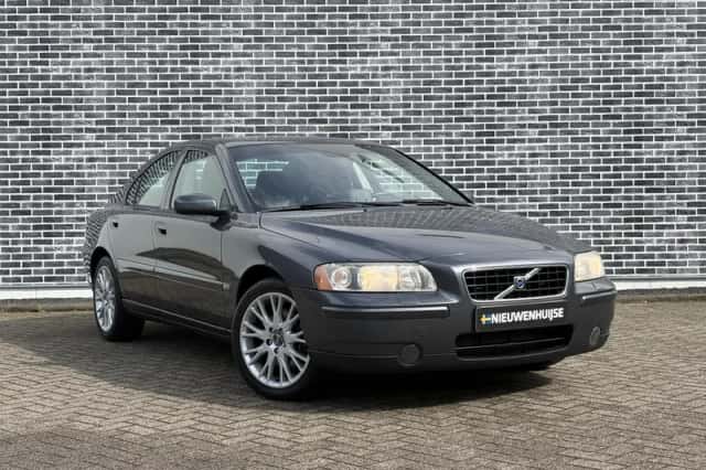Volvo S60 (2005) thumbnail 4