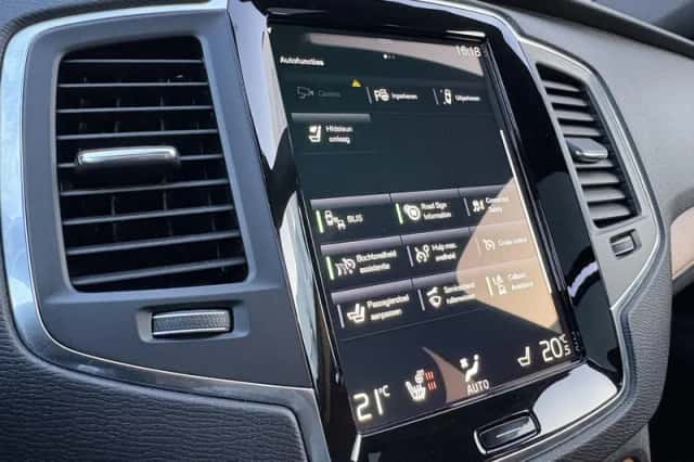 Volvo XC90 (2021) thumbnail 17