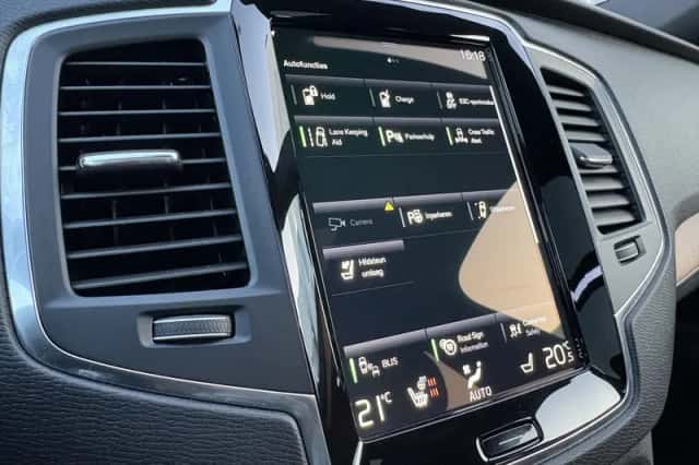 Volvo XC90 (2021) thumbnail 18