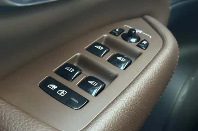 Volvo XC90 (2021) thumbnail 25