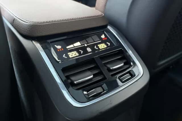 Volvo XC90 (2021) thumbnail 29