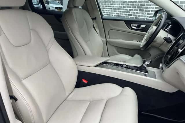 Volvo V60 (2019) thumbnail 13