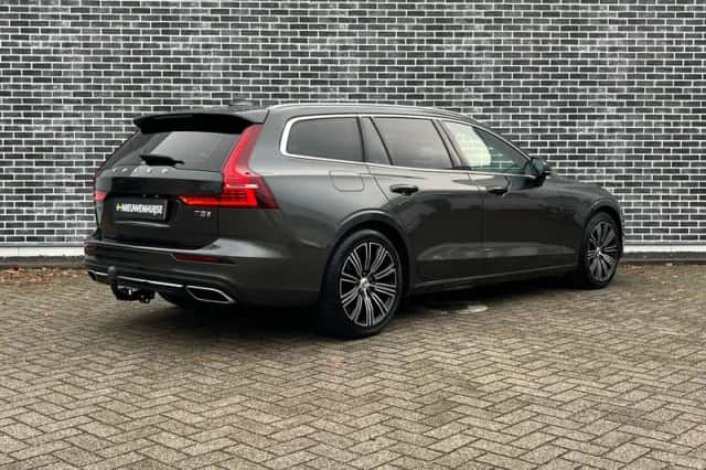 Volvo V60 (2019) thumbnail 4