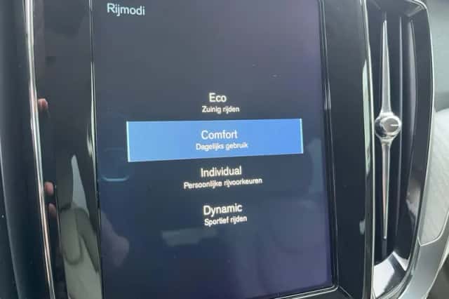 Volvo V60 (2019) thumbnail 9