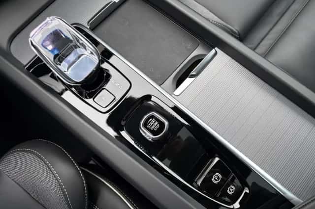 Volvo XC60 (2025) thumbnail 25