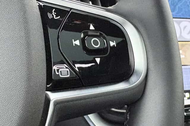 Volvo XC60 (2025) thumbnail 32