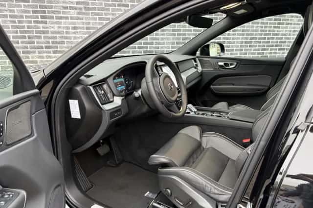 Volvo XC60 (2025) thumbnail 7