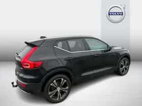 Volvo XC40 thumbnail 2