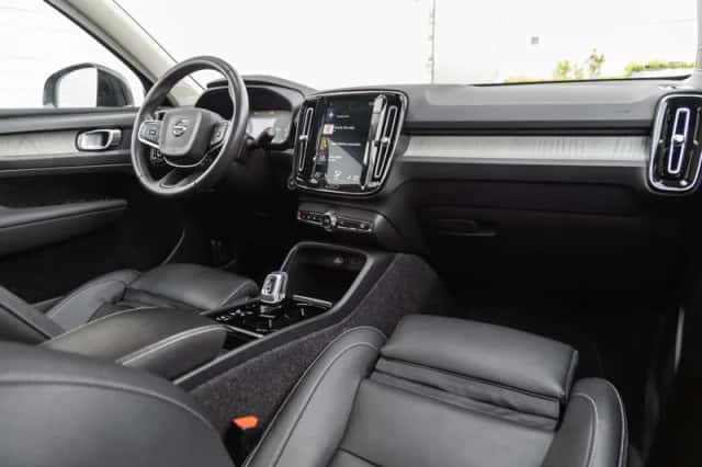 Volvo XC40 (2020) thumbnail 3