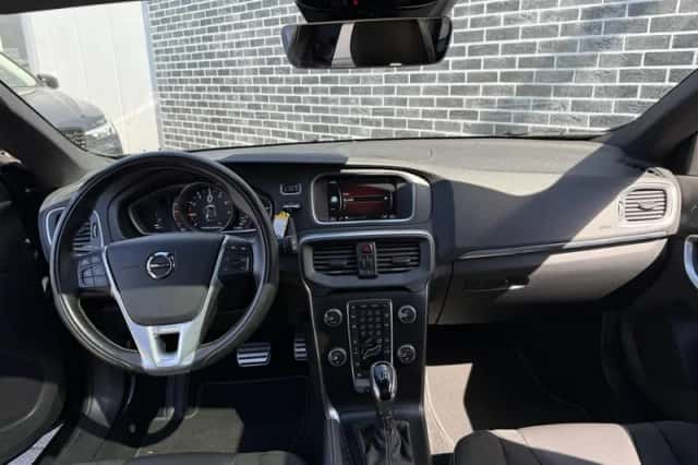Volvo V40 (2019) thumbnail 3