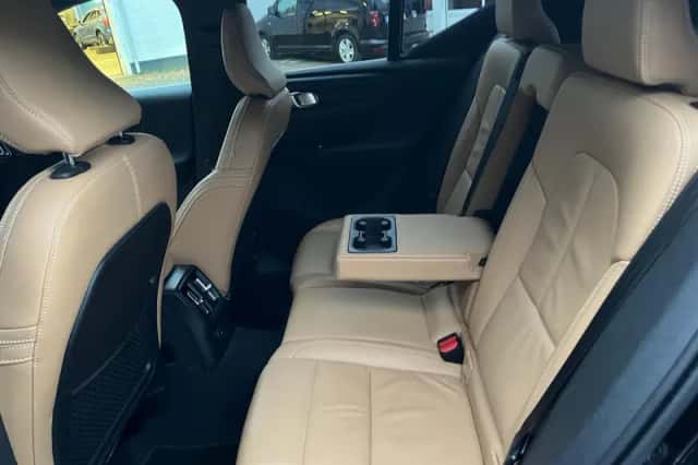 Volvo XC40 (2022) thumbnail 13