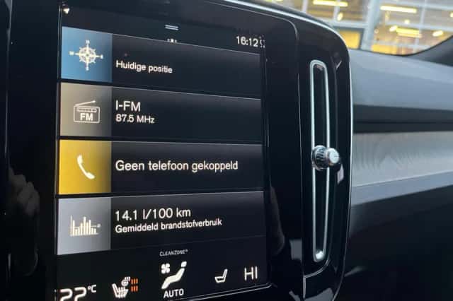 Volvo XC40 (2022) thumbnail 16